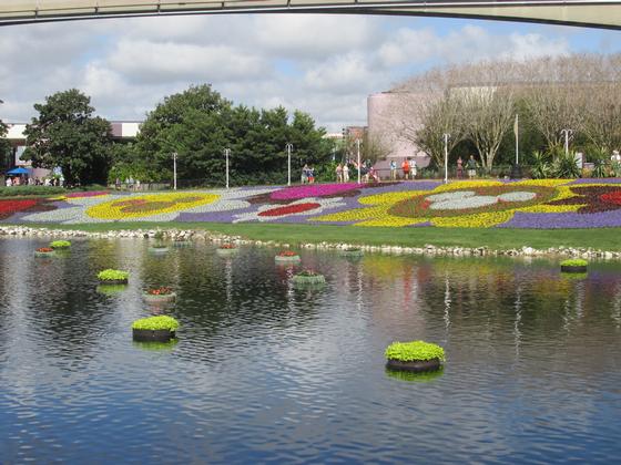 Epcot photo, from ThemeParkInsider.com